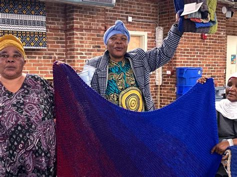 Handmade blankets welcome refugees, immigrants to U.S.